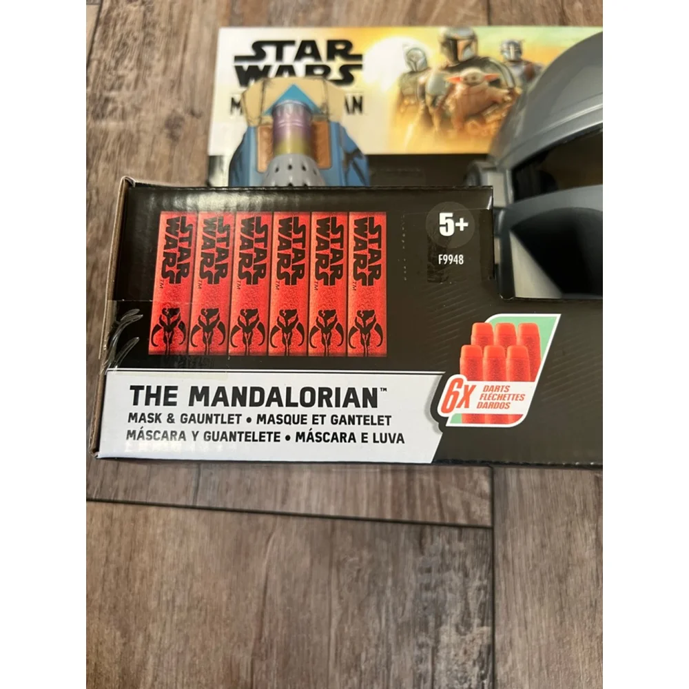 NEW Hasbro Mandalorian Mask & Gauntlet One Size Silver Blue